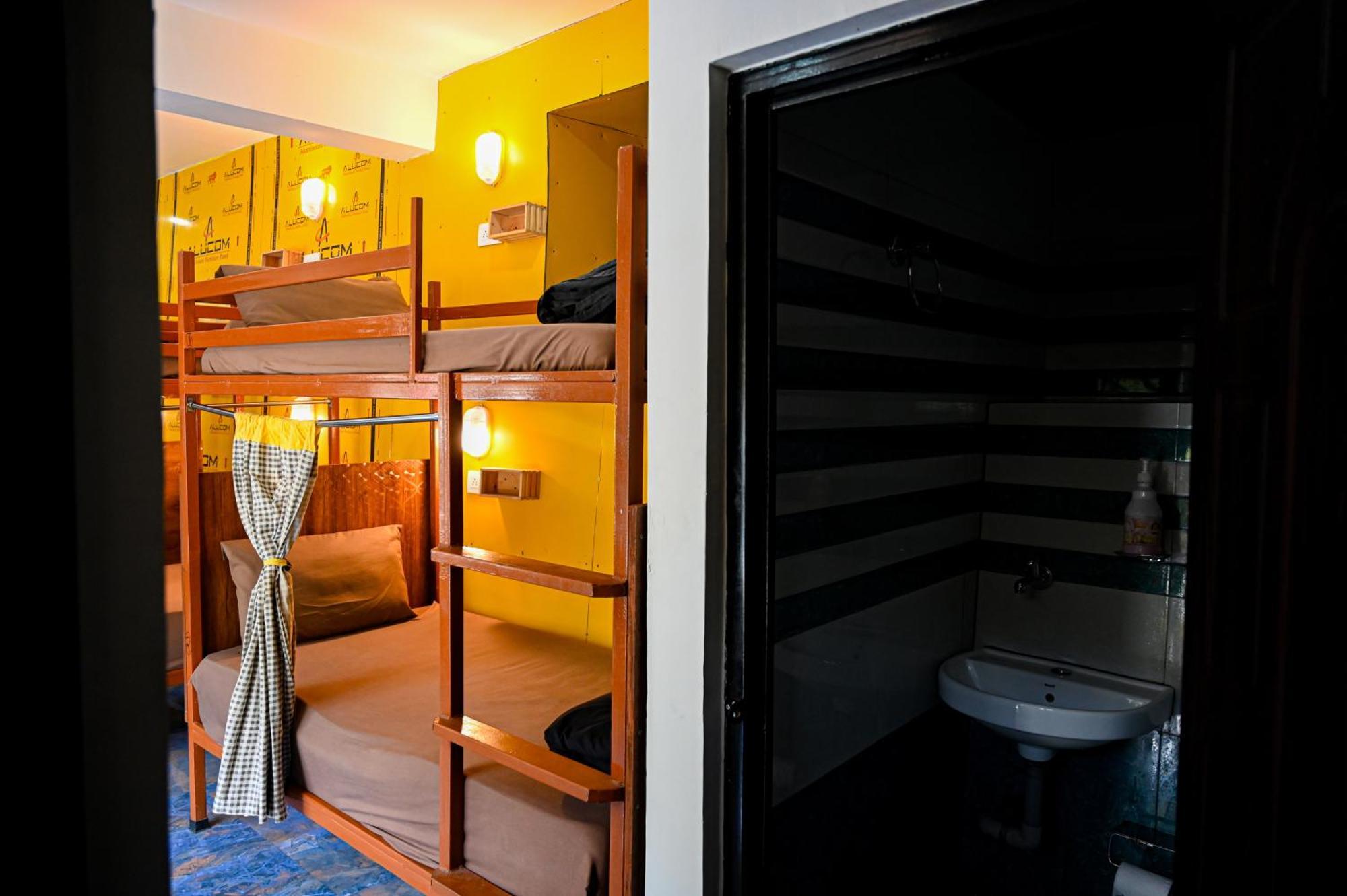 The Hosteller Mussoorie By The Streamside, Kempty Ngoại thất bức ảnh